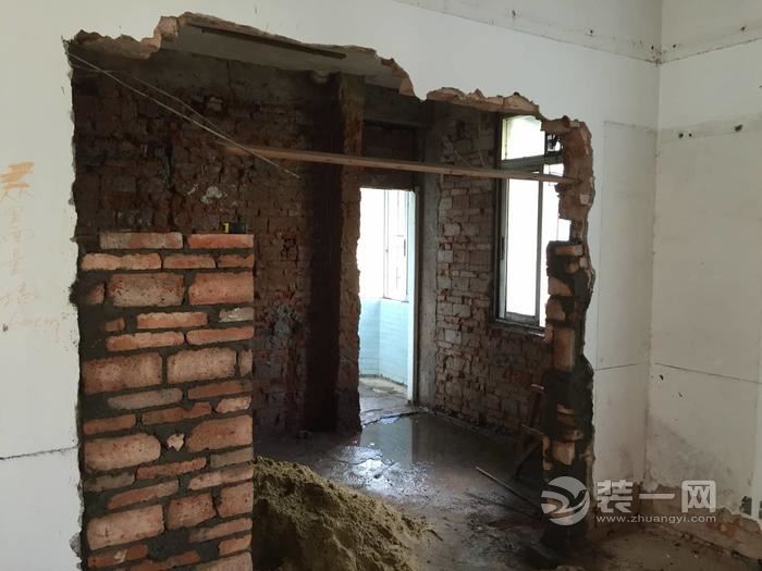 广州市桥北学位房130㎡老房装修之打拆和泥水施工